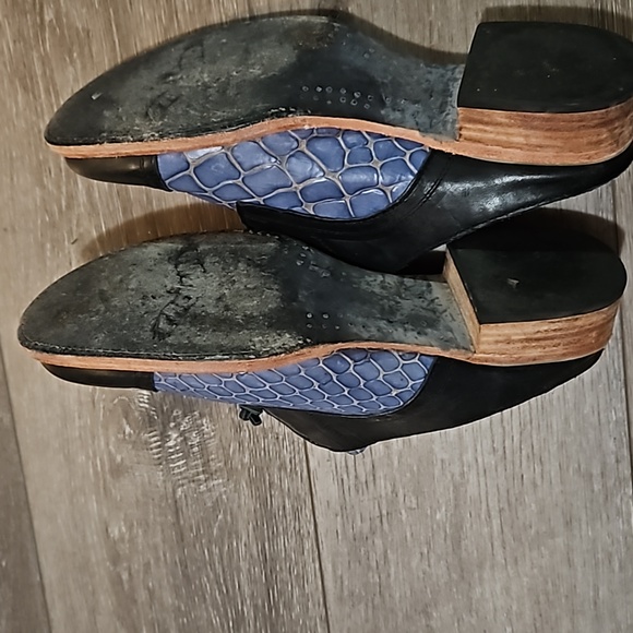 Freebird mules black and blue leather sz 11 used fits like a sz 10 US - Picture 6 of 7